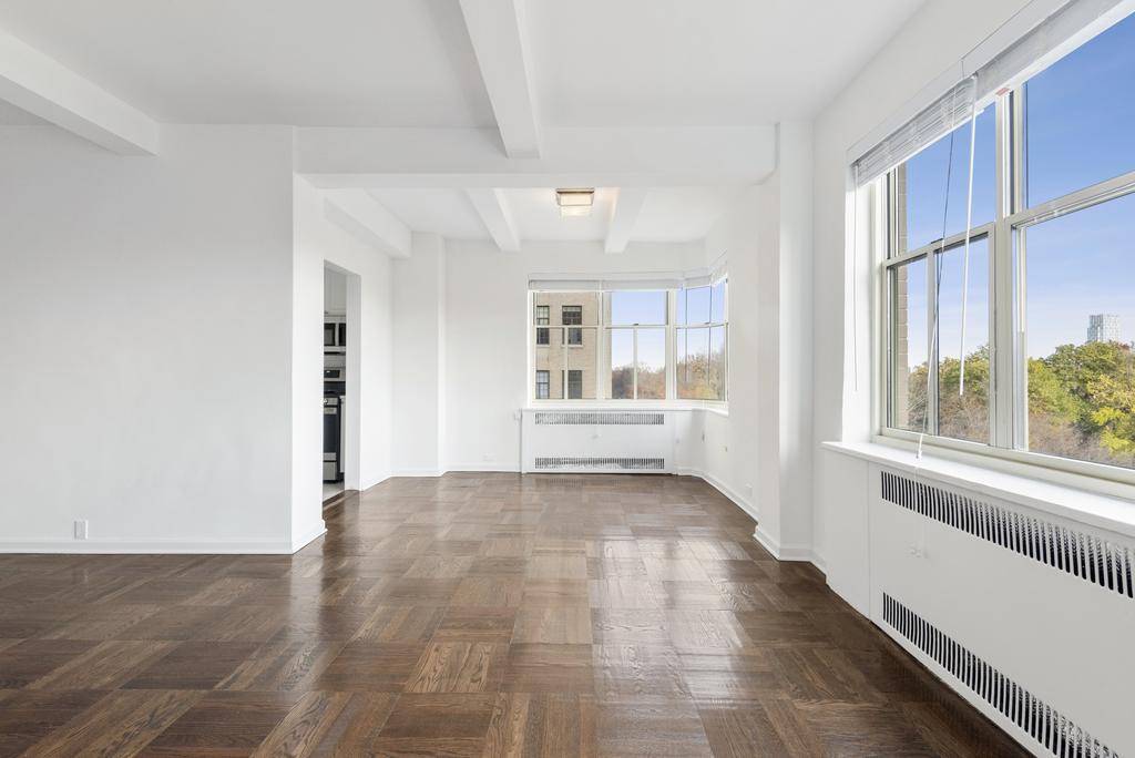 STEPS FROM CENTRAL PARK.....SPACIOUS LUXURY APARTMENT