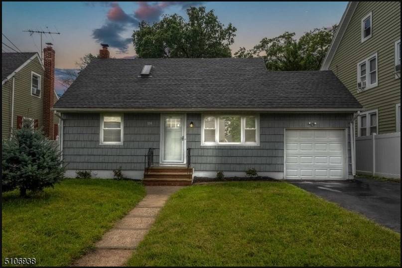724 E 2nd Ave, Roselle, NJ 07203