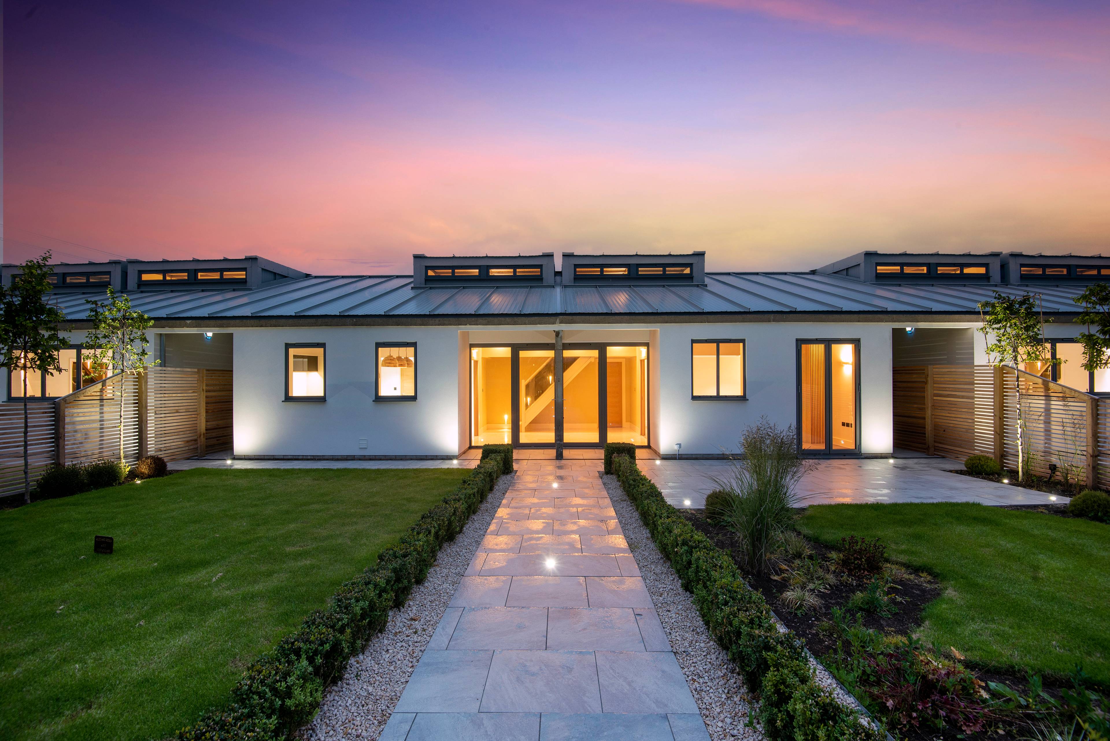 5 Bedroom Luxury Barn Conversion - This unique 5 bedroom, 4.5 bathroom barn conversion boasts over 3000 square feet of high-end living space, located in the highly sought-after village of Hogshaw in Buckingham.