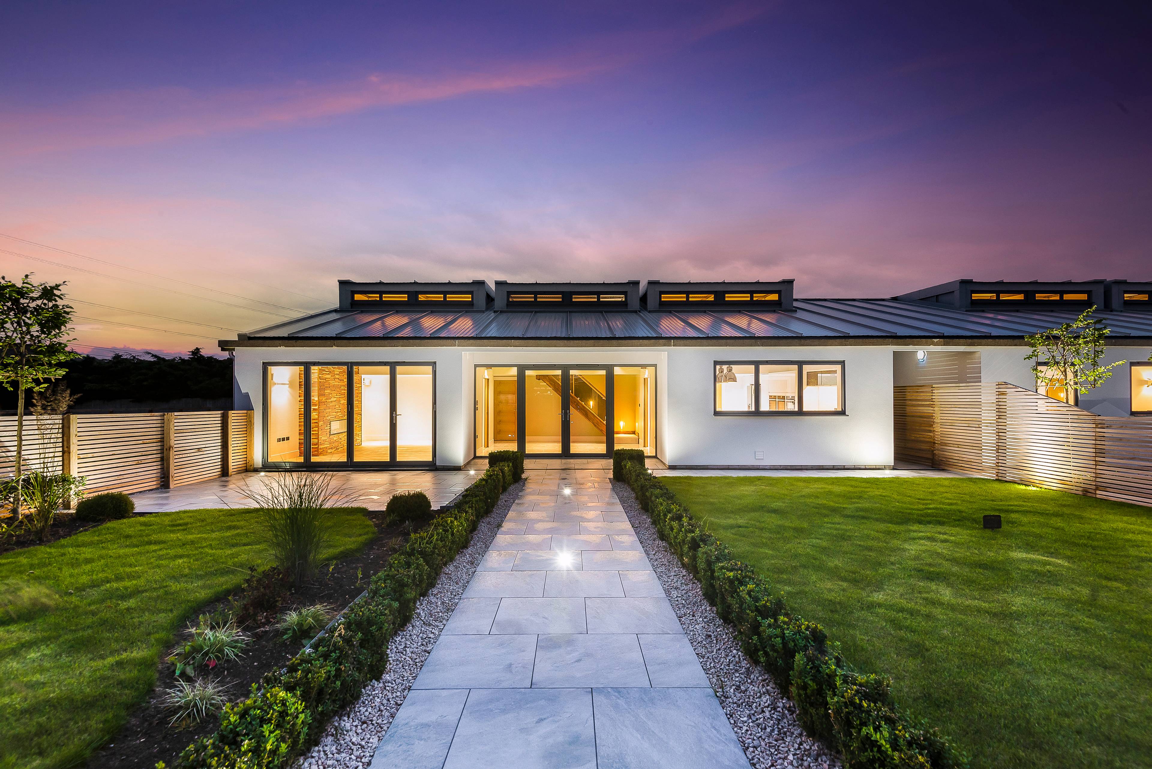 5 Bedroom Luxury Barn Conversion - This unique 5 bedroom, 4.5 bathroom barn conversion boasts over 3000 square feet of high-end living space, located in the highly sought-after village of Hogshaw in Buckingham.