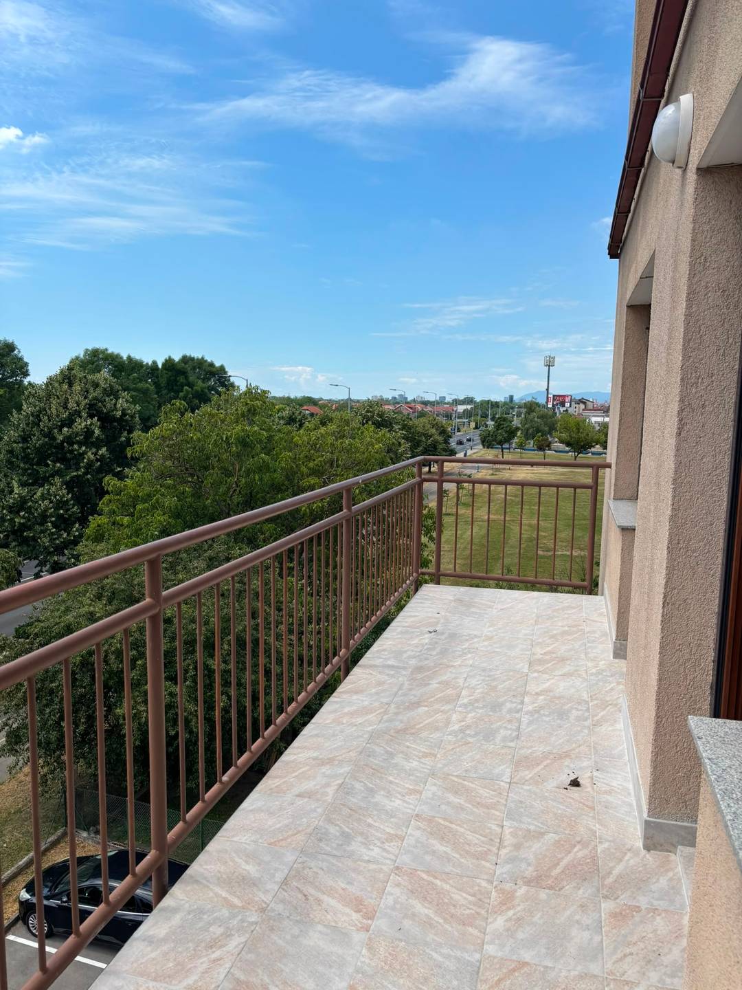 Fully Renovated Two-Bedroom Apartment with Two Spacious Loggias and Private Parking | Dubrava, Zagreb