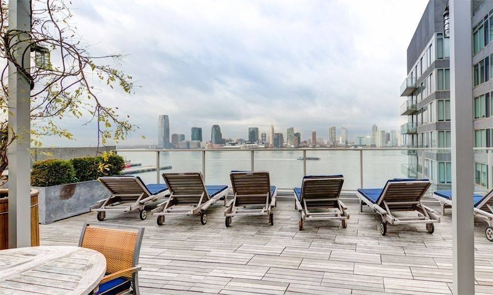 Tribeca Studio Living at its finest!-