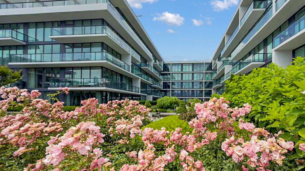 3 Bedroom | 3 Bath Waterfront Luxury Living with parking!