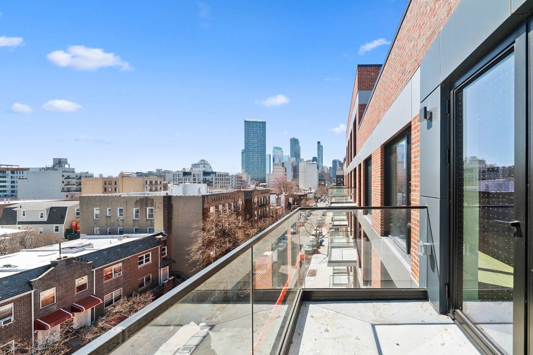 Pvt Balcony | East Facing | Sun Drenched | Large Kitchen | No Fee