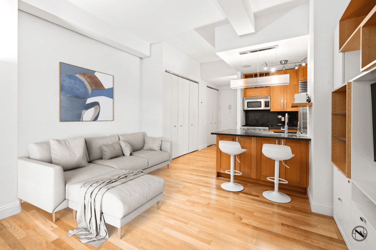 High-End and Spacious Alcove Studio at Greenwich Club – Upscale Living in the Heart of FiDi