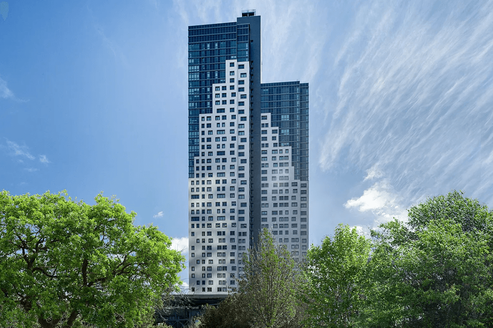 ***LIC Rental **Three Bedroom PH with Pool **WD in unit ** Min From Manhattan