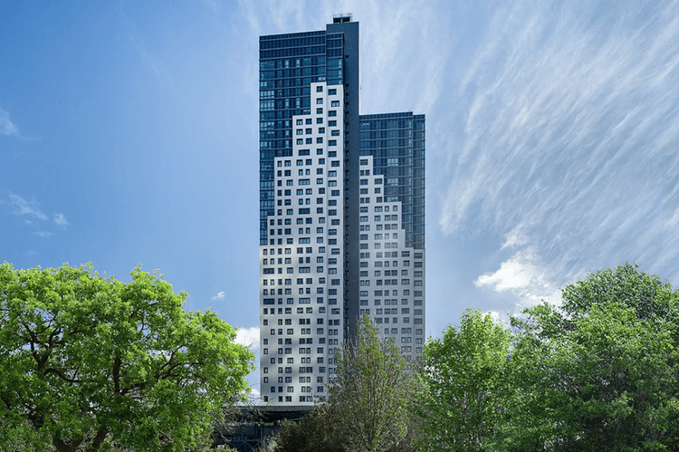 ***LIC Rental **Three Bedroom PH with Pool **WD in unit ** Min From Manhattan