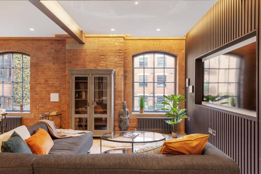 Stunning 1-Bed Warehouse Loft (763 sq ft) with Near-3m Ceilings, Balcony, Parking | Newly Refurbished | Share of Freehold | 10 min to Canary Wharf