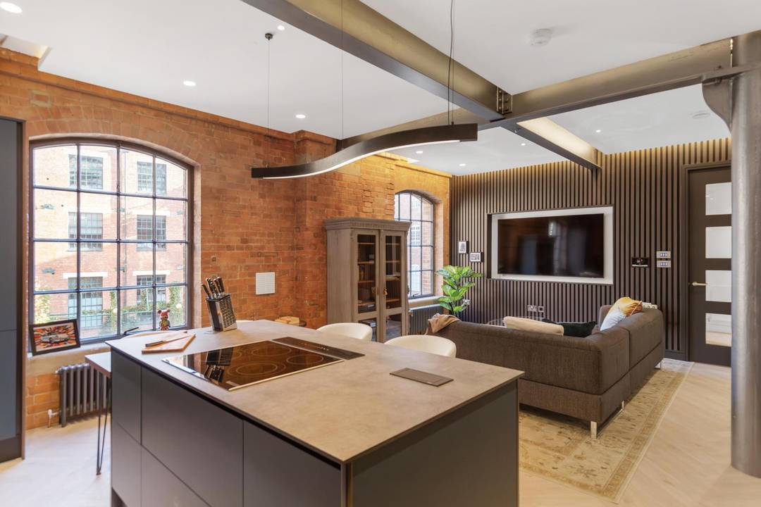Stunning 1-Bed Warehouse Loft (763 sq ft) with Near-3m Ceilings, Balcony, Parking | Newly Refurbished | Share of Freehold | 10 min to Canary Wharf