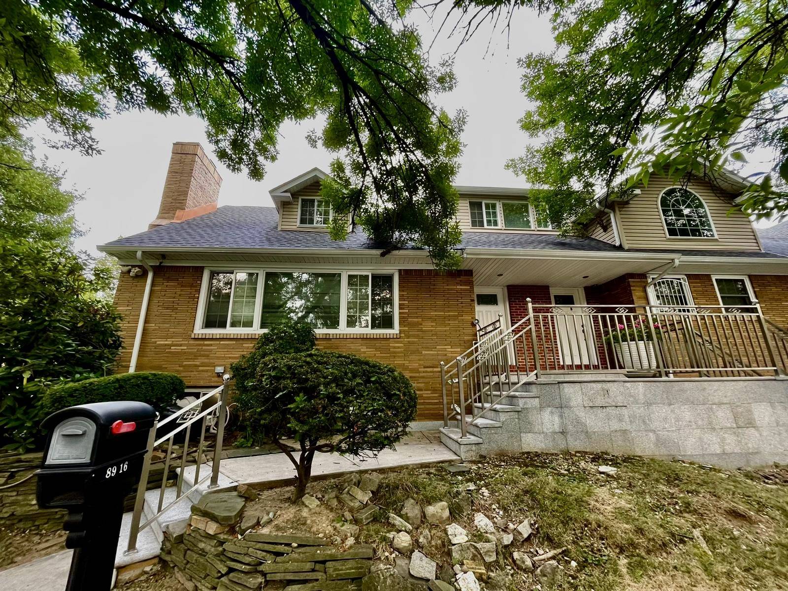 Renovated House in Rego Park