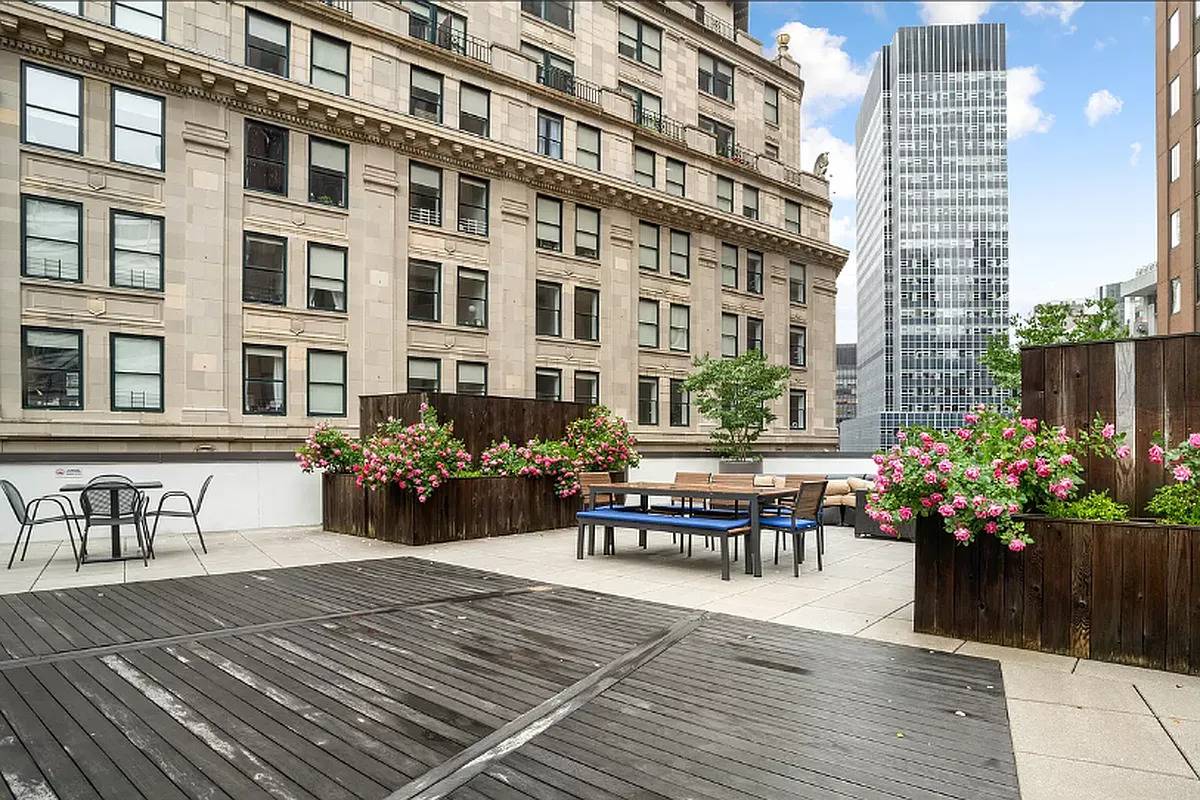Fi-Di Wall Street Condo |1 Bedroom|1 Bath| Rooftop| Amazing Location |