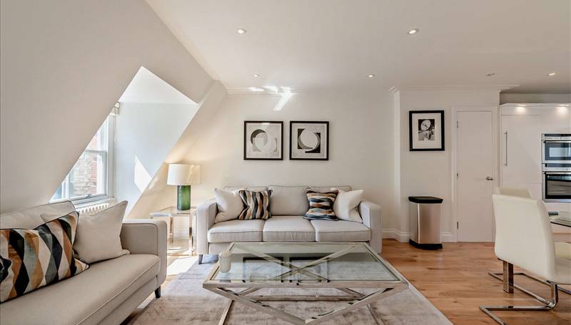 Luxury 1 BD 1.5 BTH Apartment in Mayfair, W1K