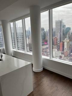 LUXURY RENTAL IN CLINTON : 2 BED/3 BATH PENTHOUSE WITH THE PRIVATE TERRACE