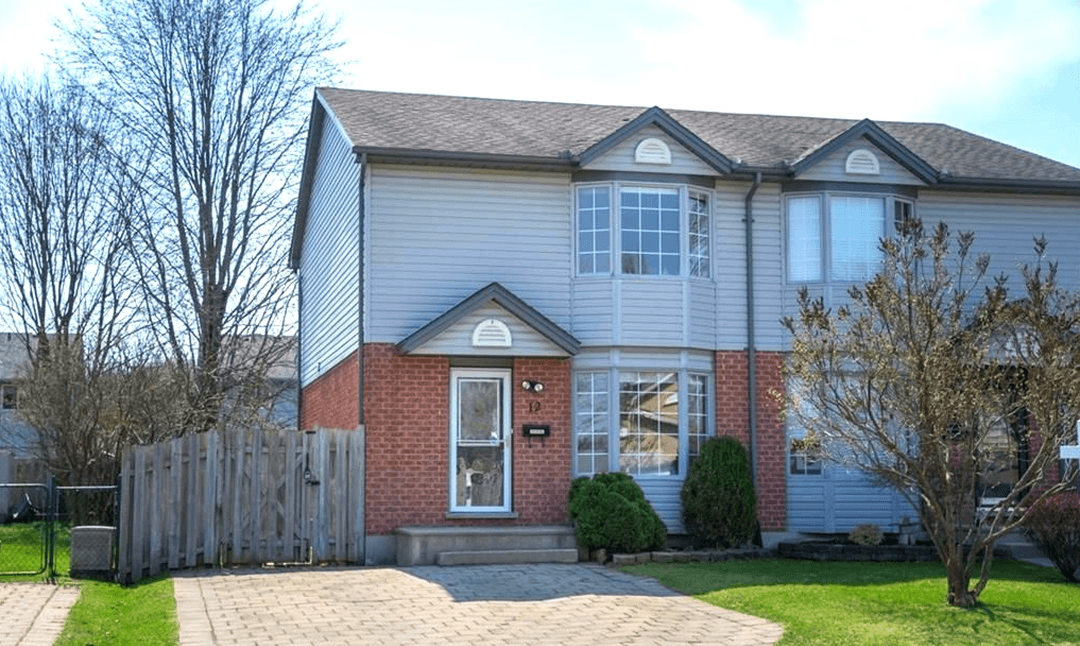 3 Bdrm Semi Detached Located In Family Friendly Neighbourhood