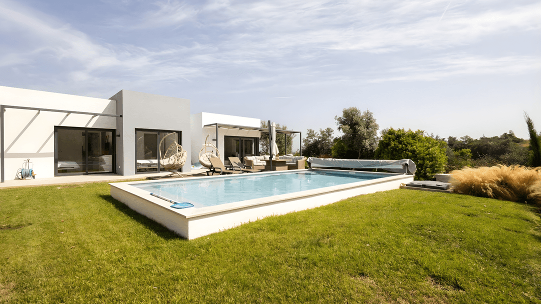 SEMI-DETATCHED 1+2 BEDROOMS VILLA WITH PRIVATE POOL AND GARDEN | GOLF RESORT FACILITIES