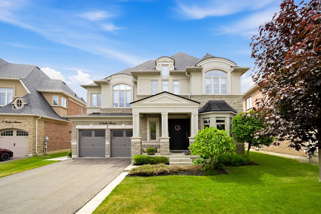 Stunning 4 Bedroom Home in Prestigious Gates of Nobleton