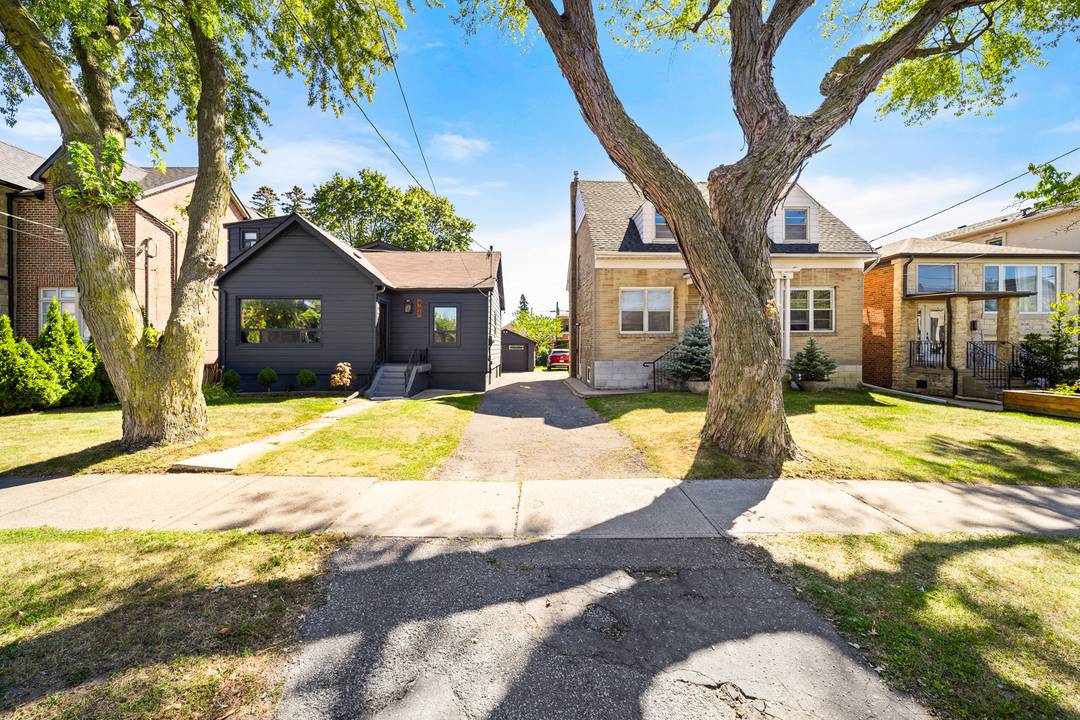 Exceptional Opportunity in Yorkdale-Glen Park