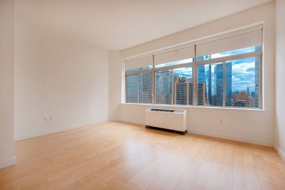 FiDi, Studio / 1 Bath, Luxury Building, Doorman, Bright and Sunny