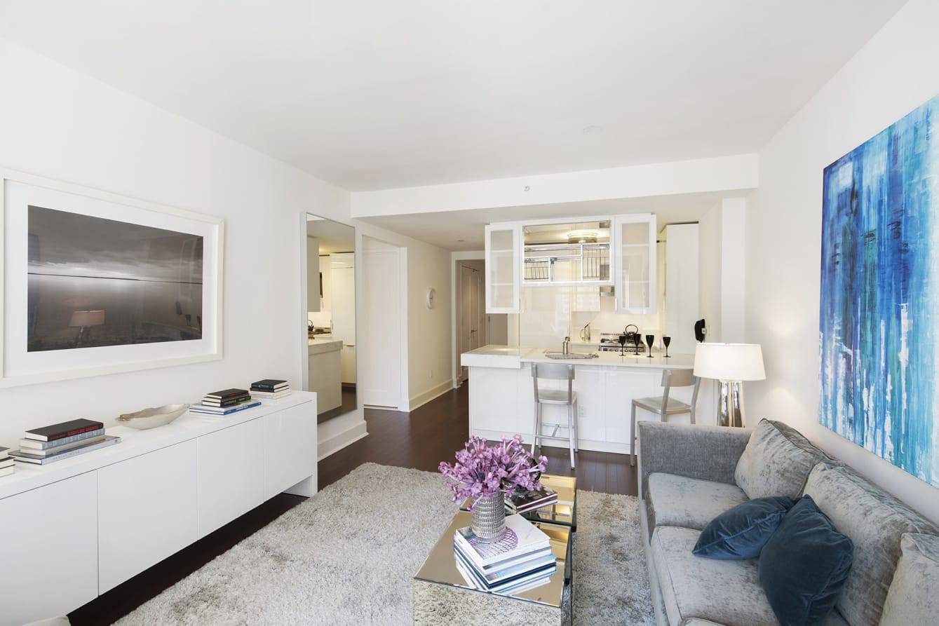 NO FEE! Large 2 bed/ 2.5 bath with over 1,200 SF on Riverside Blvd!