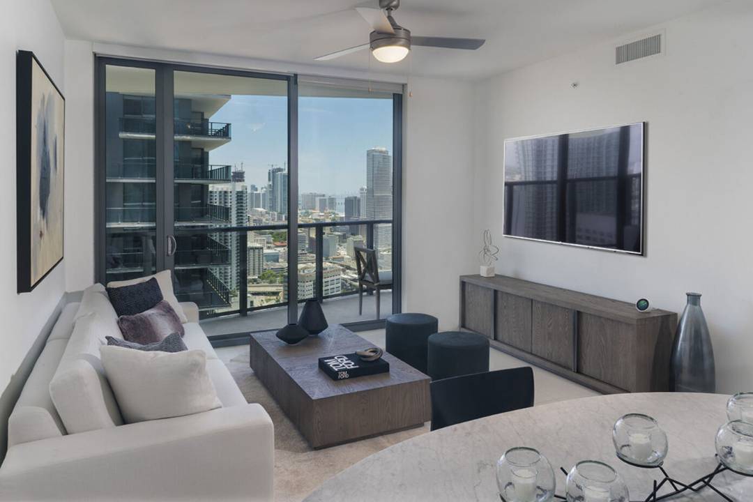 Miami Brickell Luxury Condo| 1 bed | 1 bath | 2148 sf