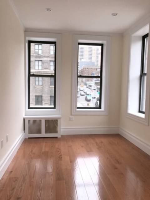 ENORMOUS 4 BED * WEST END * SHARE  * WASHER/DRYER *Steps to Riverside park, Fine restaurants, shops, transportation, Columbia University