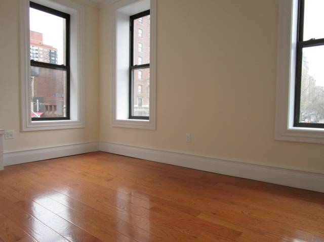ENORMOUS 4 BED * WEST END * SHARE  * WASHER/DRYER *Steps to Riverside park, Fine restaurants, shops, transportation, Columbia University