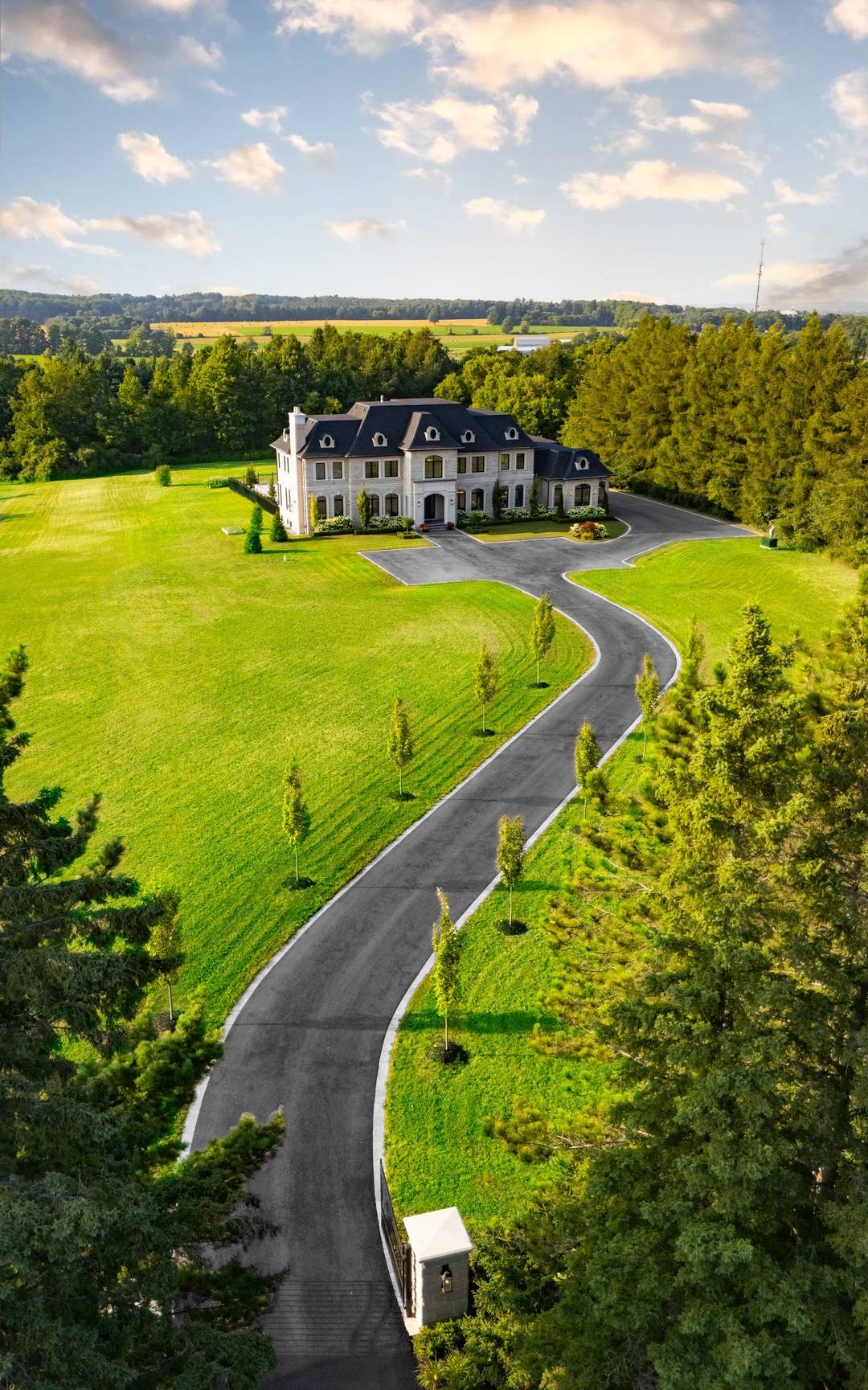 Custom Estate in King Township