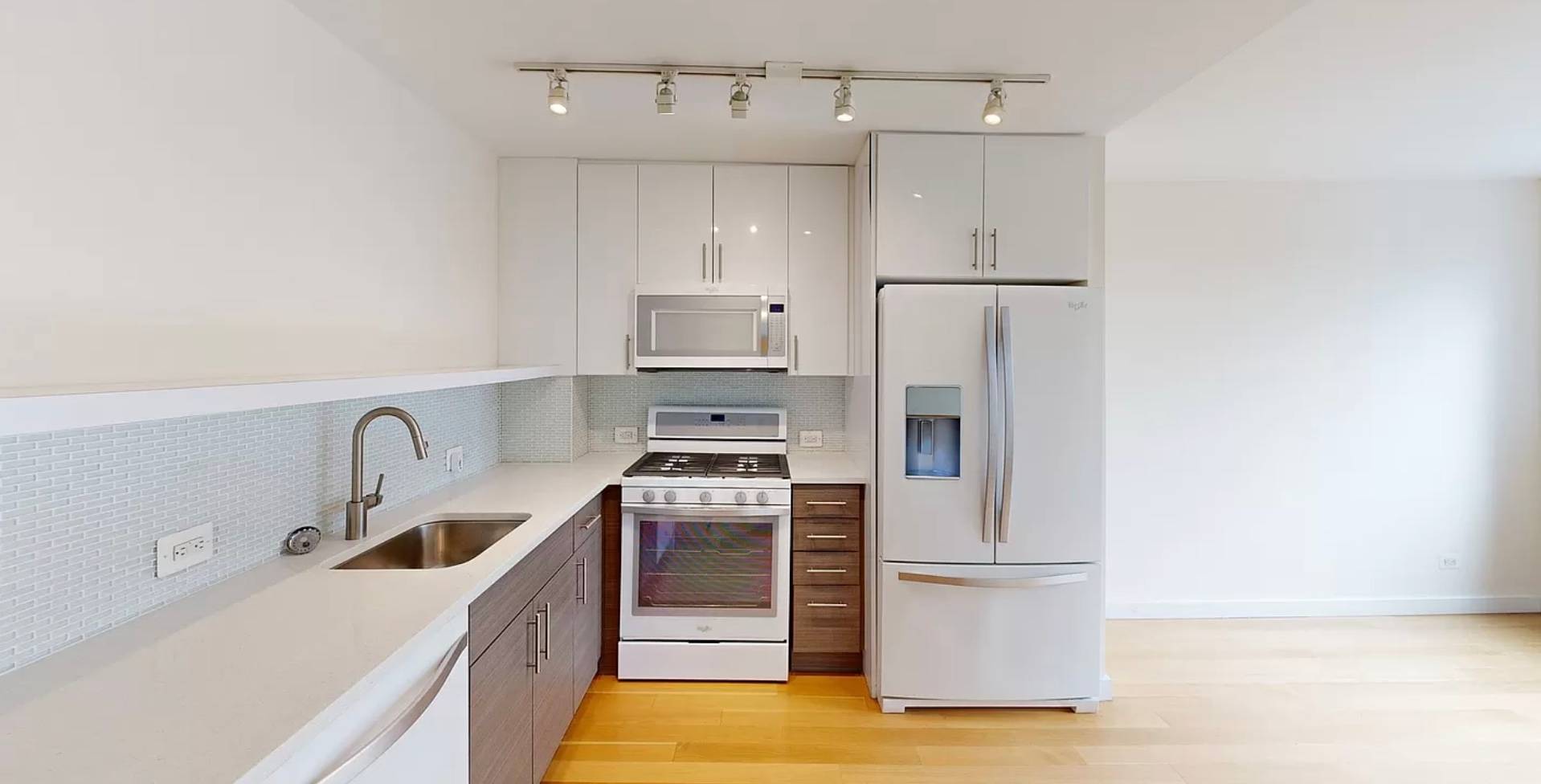 No Fee, Murray Hill Studio Apartment in Amenity Filled Luxury Building