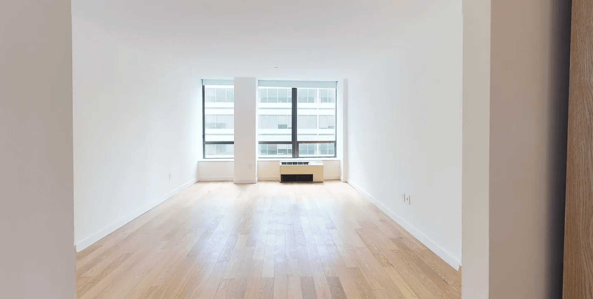 No Fee, Studio w/ 1Bath in Luxury Financial District Building