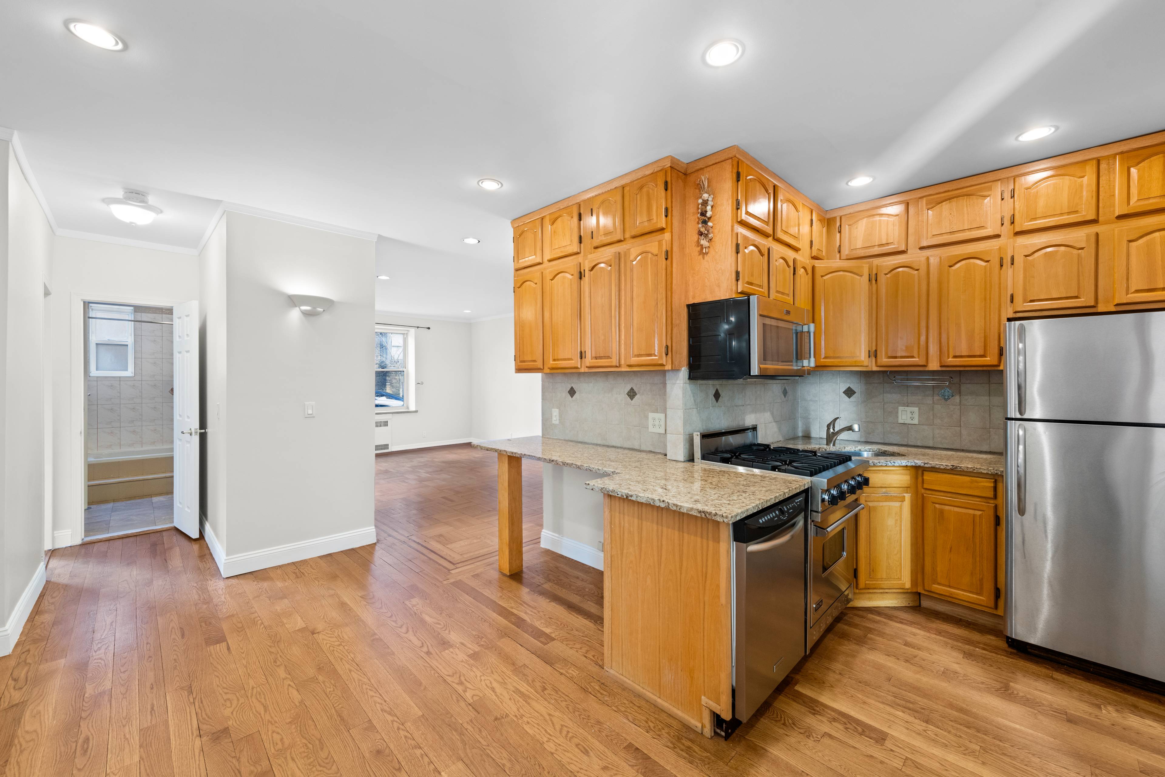 3 bed/1.5 bath Shore Road gem with gorgeous Waterfront and Verrazano bridge views
