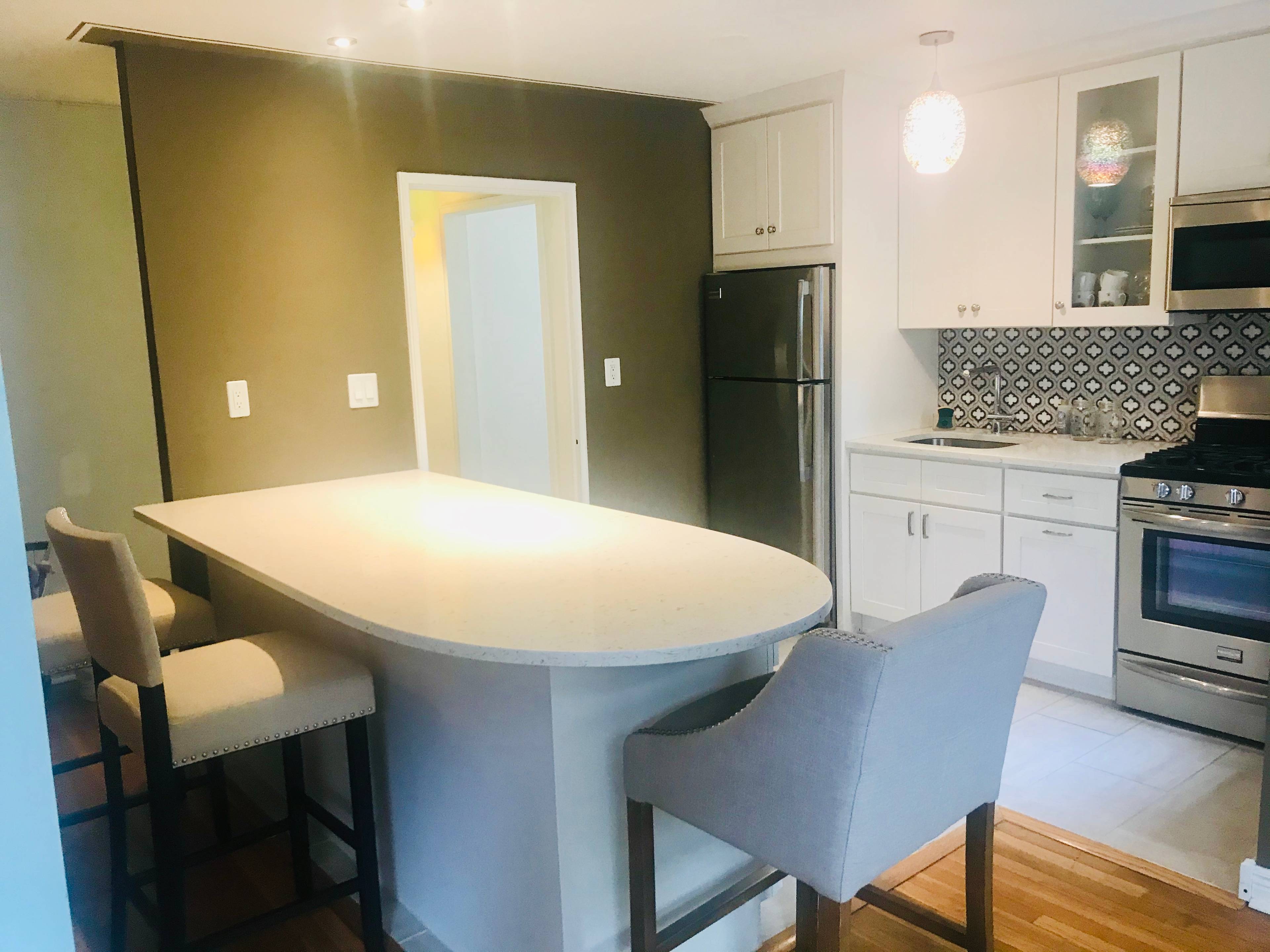 Gorgeous Studio in the center of Forest Hills Available now