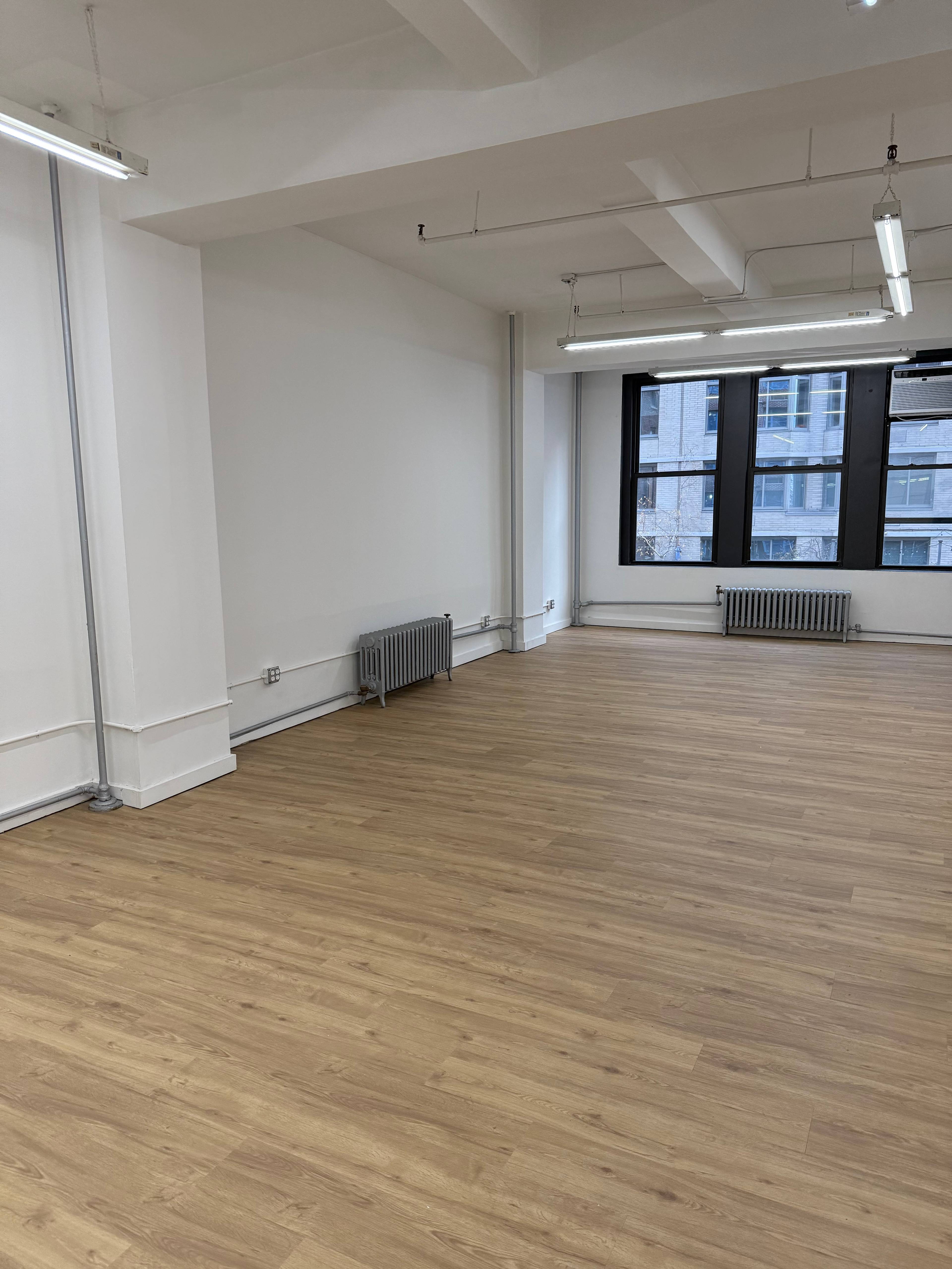 Prime Office Suites in NYC’s Hottest Business Hub!