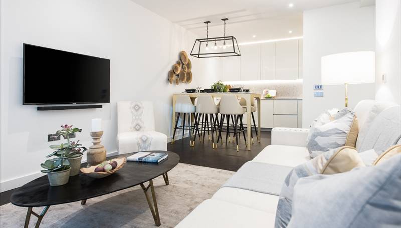 Luxury 2 bed 2 bath apartment in Nine Elms, SW11.