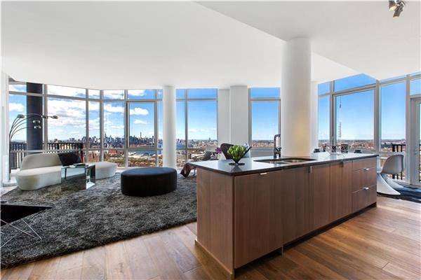 Stunning 3-bedroom Penthouse