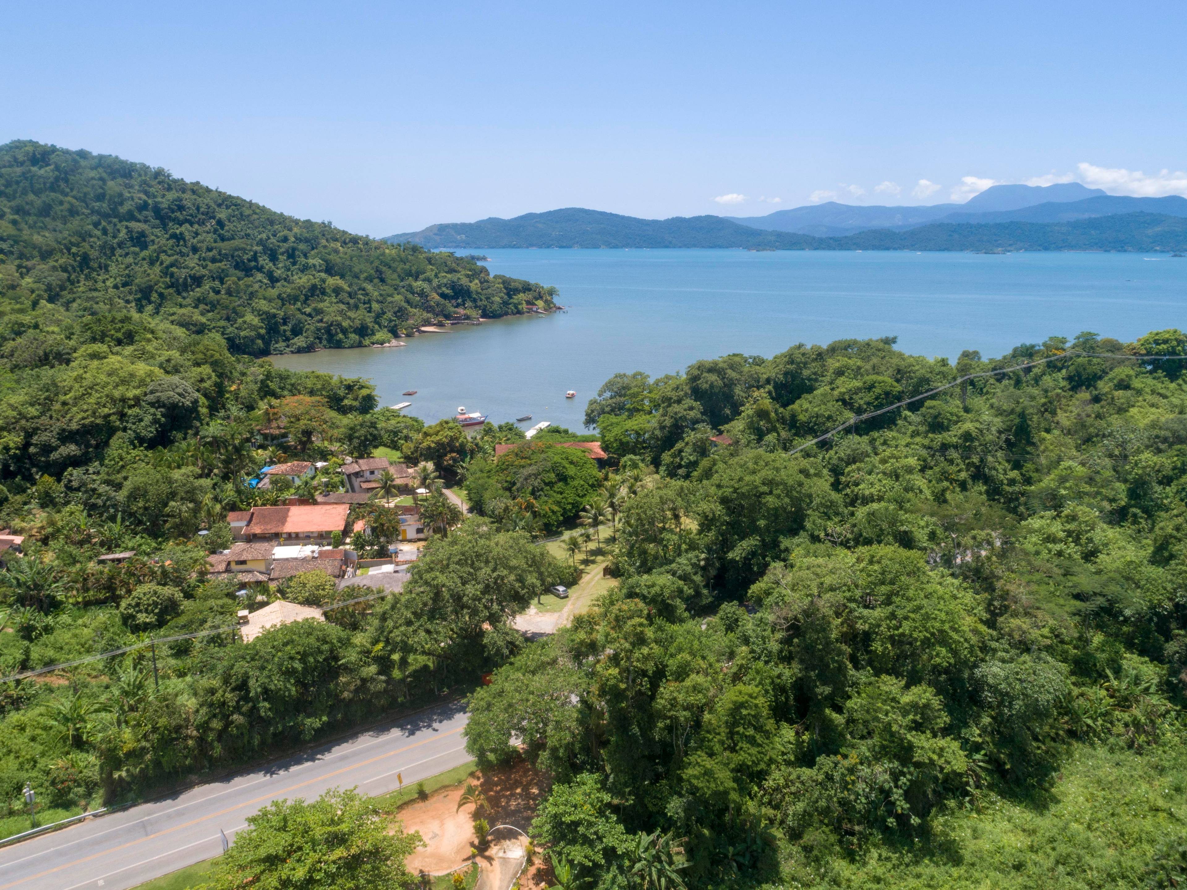 Beautiful beachfront property in Paraty with 300,000m² and private access to the beach