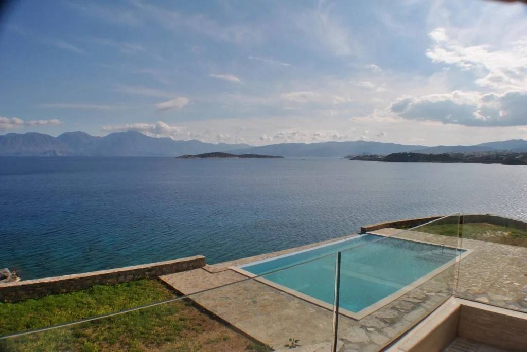 Sea Front Villa in Agios Nikolaos
