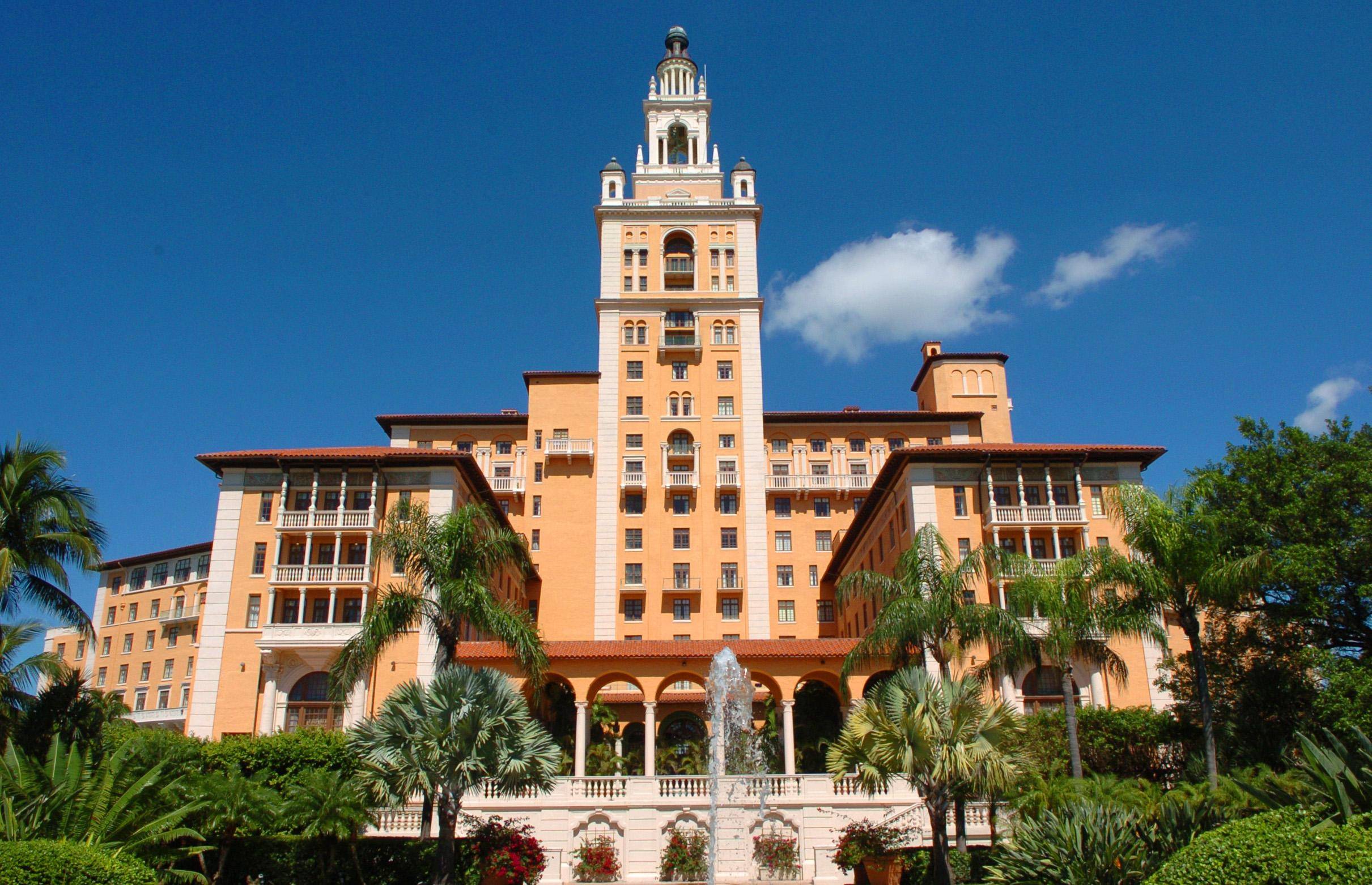 Rare opportunity to own this spectacular 2 Beds/ 2 Baths waterfront residence | penthousein Palm Beach Biltmore Condominium