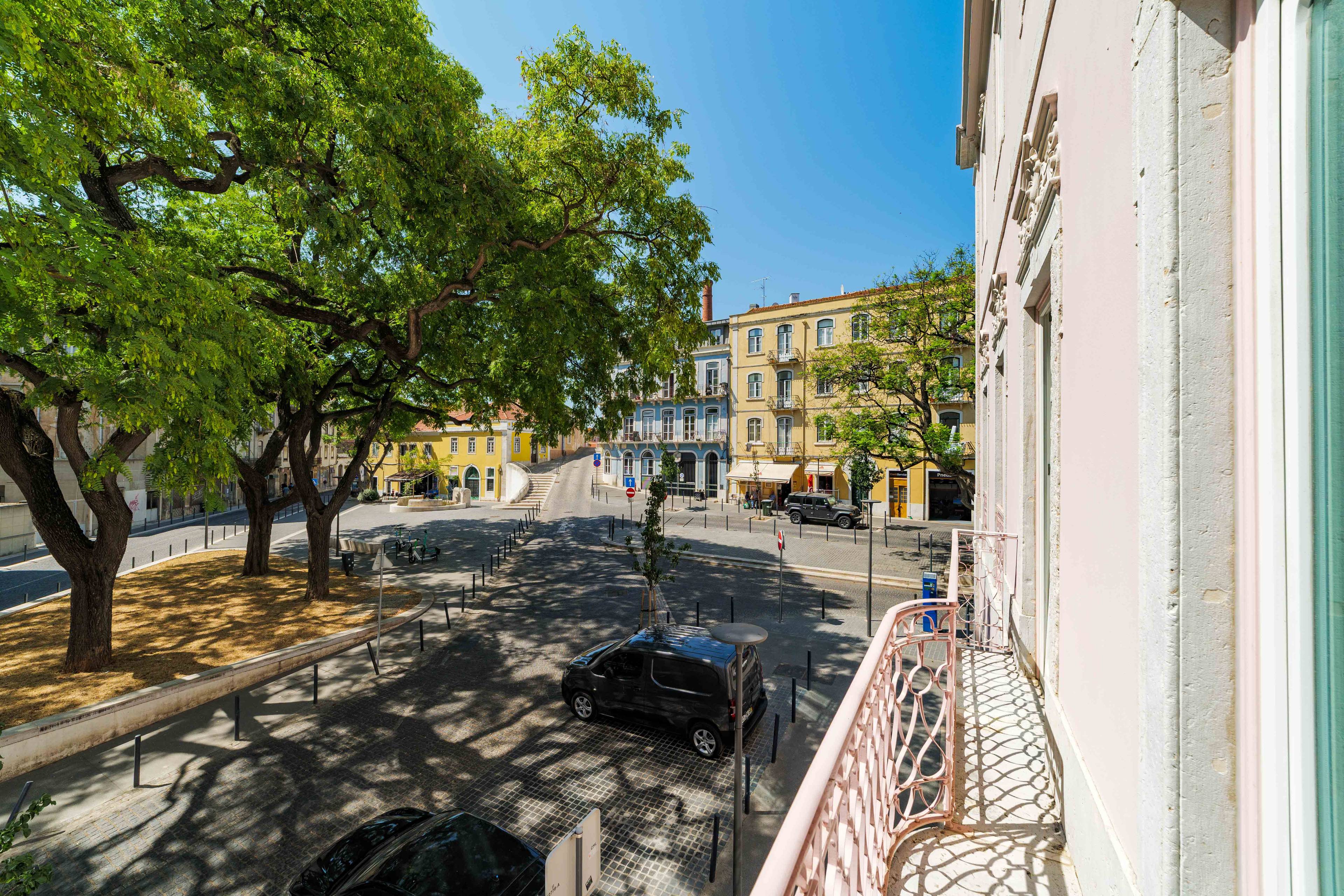 Charming 3 bedroom apartment with garage in Beato, Lisbon