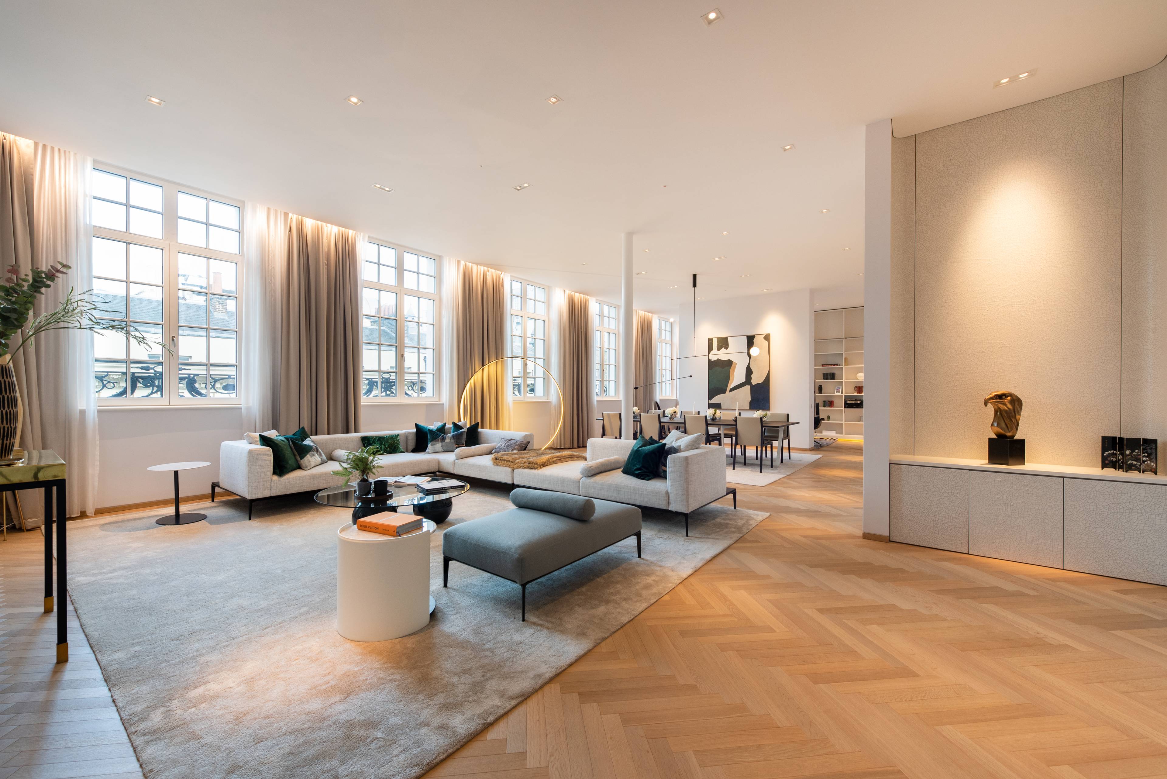 THE EPITOME OF LUXURY LONDON LOFT LIVING IN THE HEART OF MAYFAIR, W1