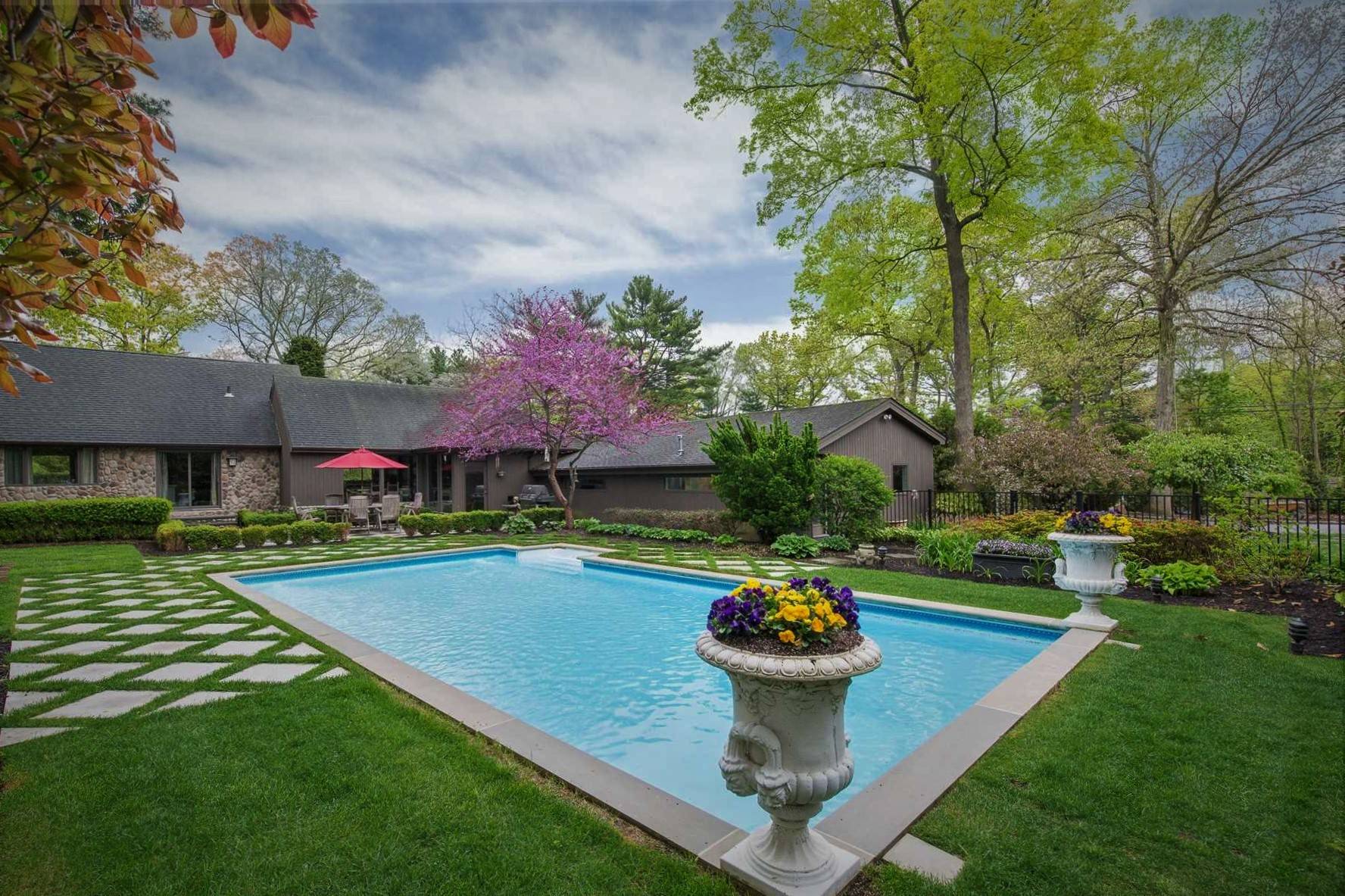 Stunning Farm Ranch in Dix Hills