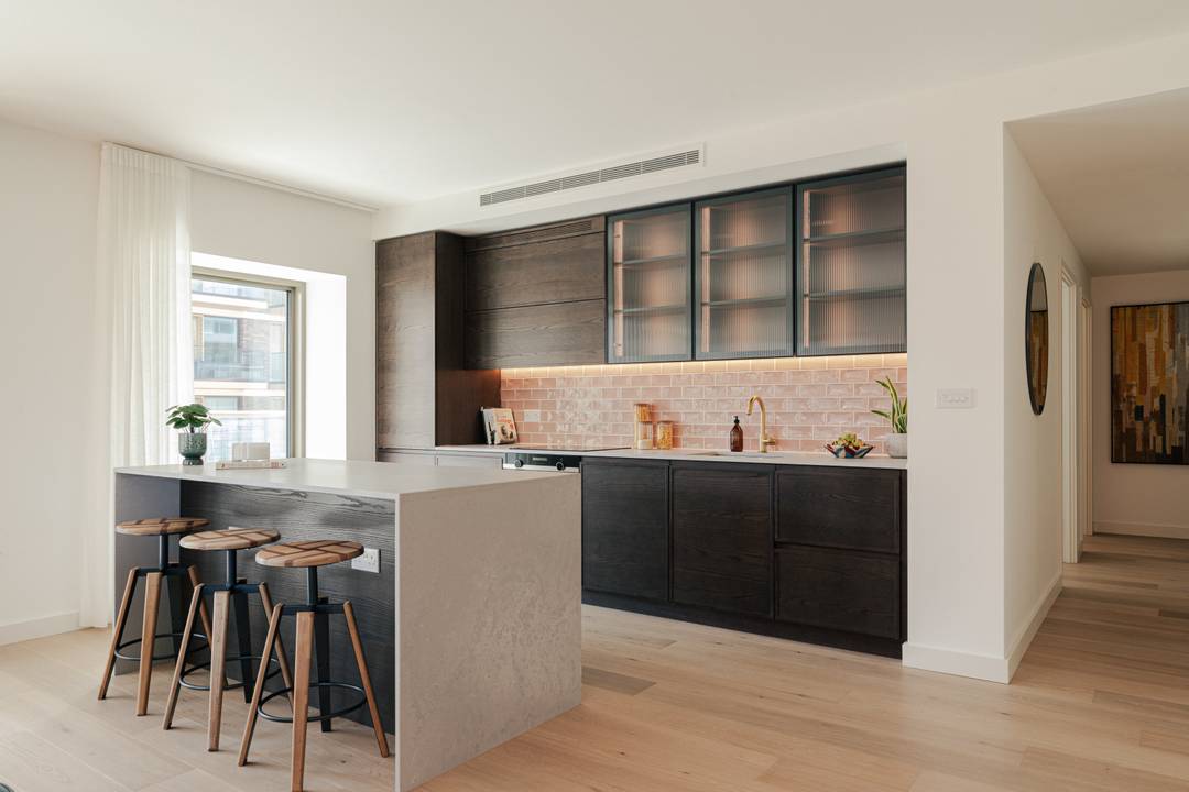 Three Bedroom First Floor Apartment With Balcony in The Latham, Riverscape