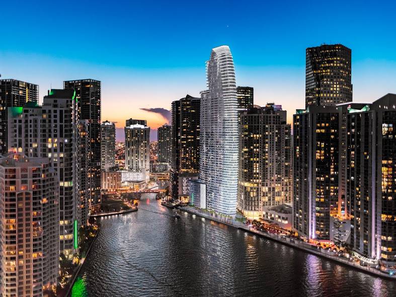 Heart of Miami | Aston Martin Luxury Residences | 2 br/2.5ba+ Den  1,668 SF