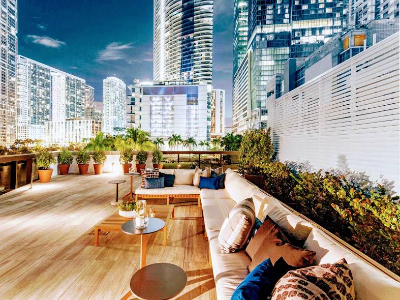 Downtown Miami | City and Water Views | Luxury Building | Large 3 bed/3.5 bath| 2468 SF