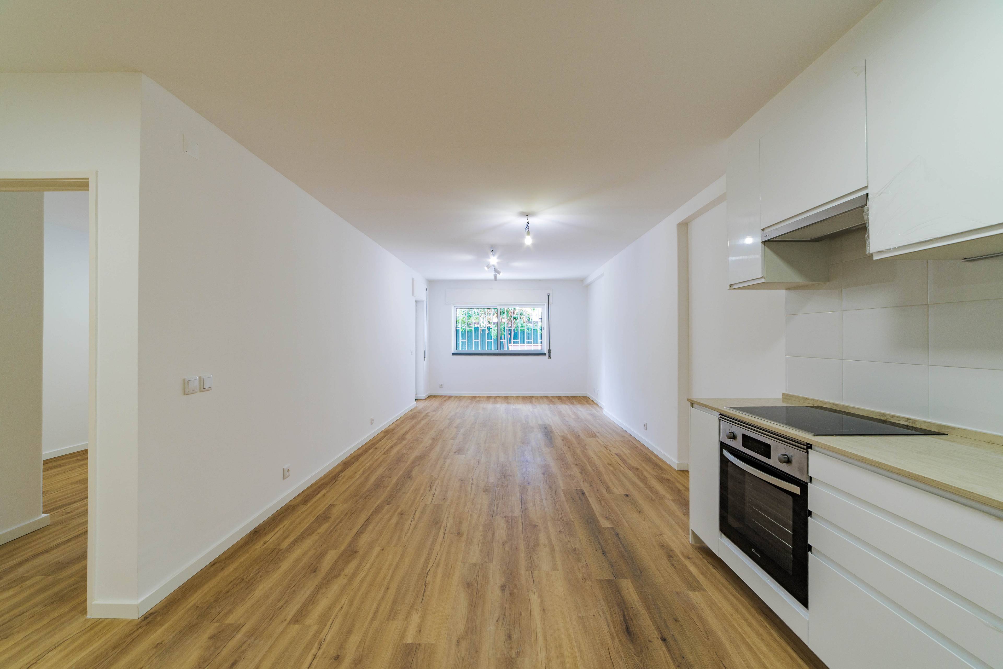 FULLY RENOVATED 1 BEDROOM APARTMENT | PRIME LOCATION | MONTE ESTORIL