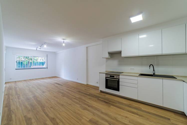 FULLY RENOVATED 1 BEDROOM APARTMENT | PRIME LOCATION | MONTE ESTORIL