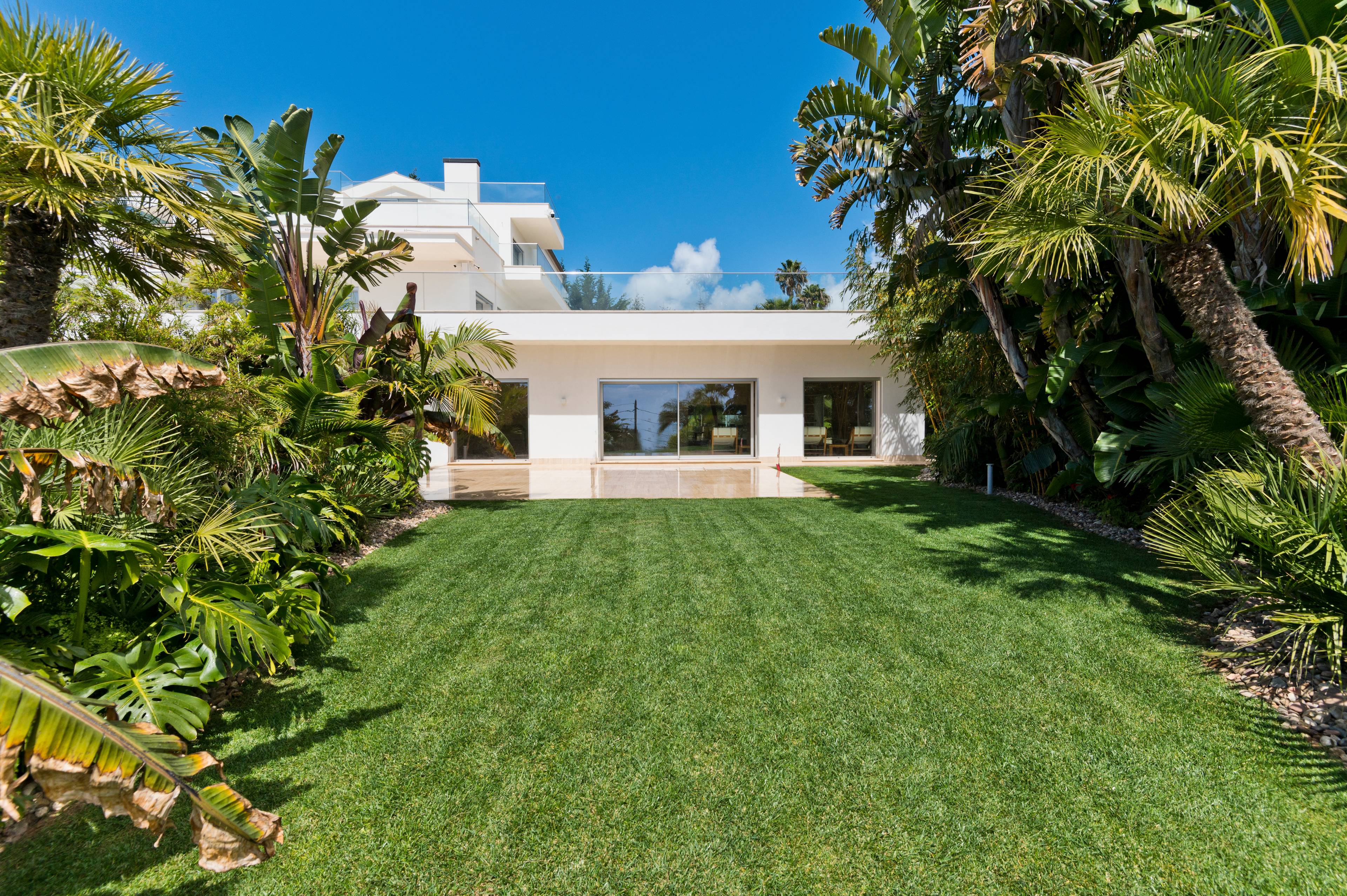 Exclusive Luxury Villa in Cascais | Dazzling Views