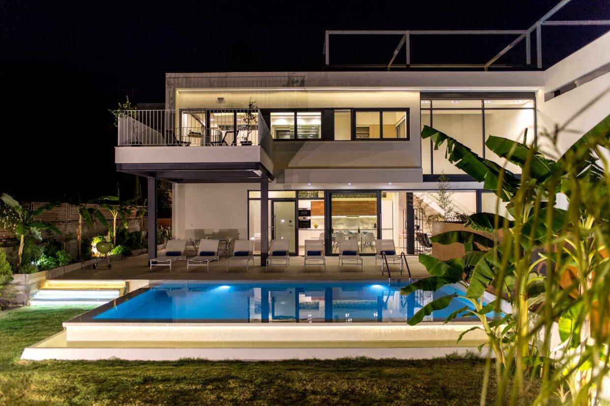 A  Unique Villa L2 With Pool.