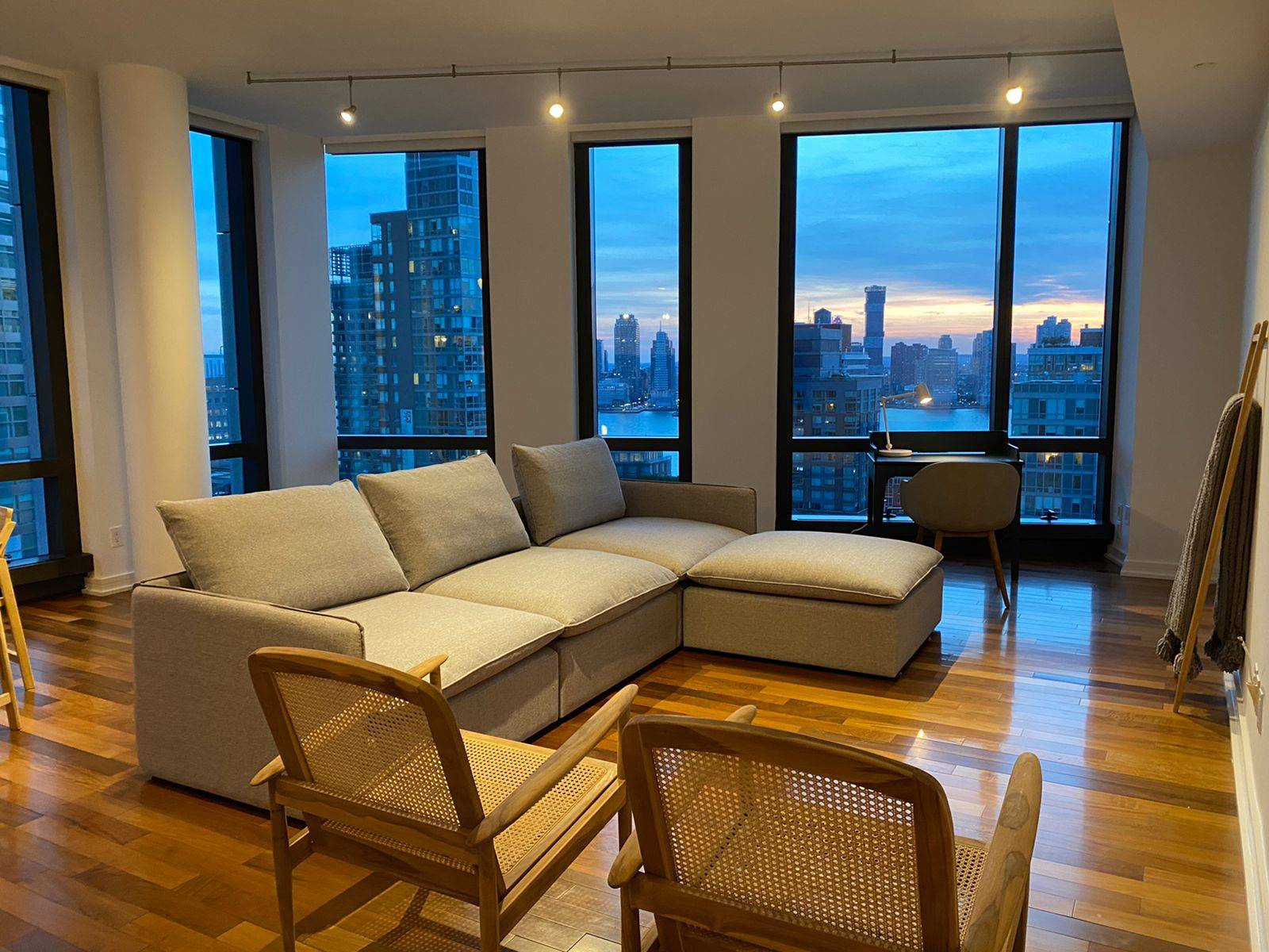 Largest 3 bed 3 bath In Desirable Tribeca 101 Warren Street