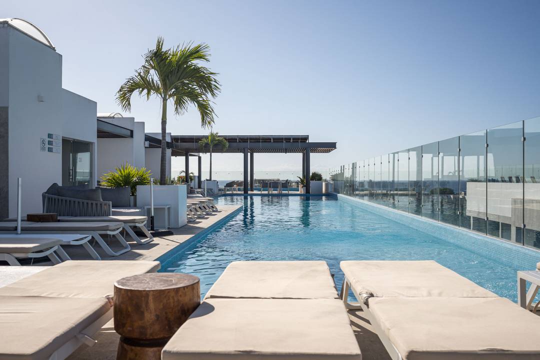 MODERN 2 BR LOCK OFF APARTMENT