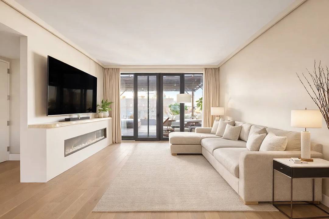 Bright 3BR Home with Private Outdoor Space 7A at The Bond